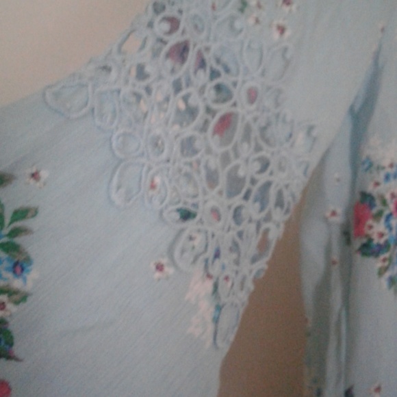 Blouse - Picture 2 of 4